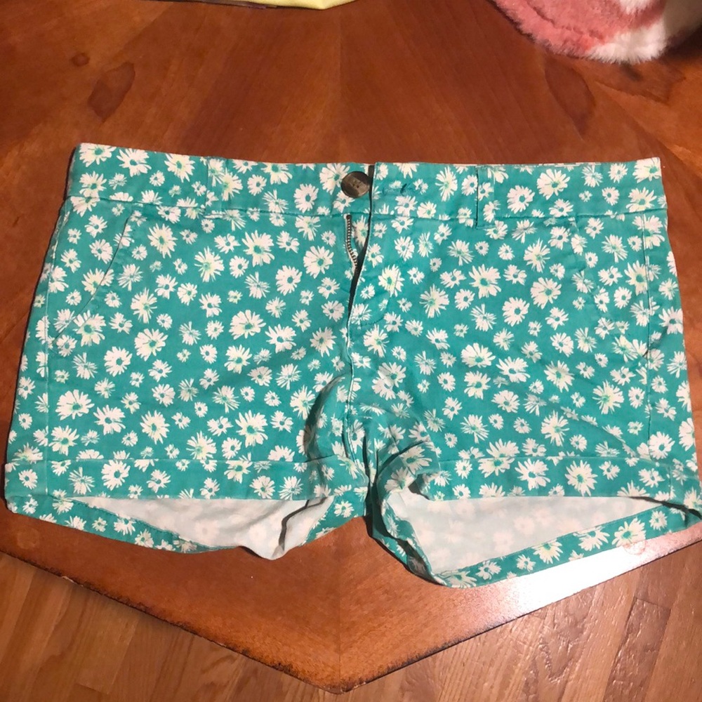 American Eagle Green floral Women's Shorts